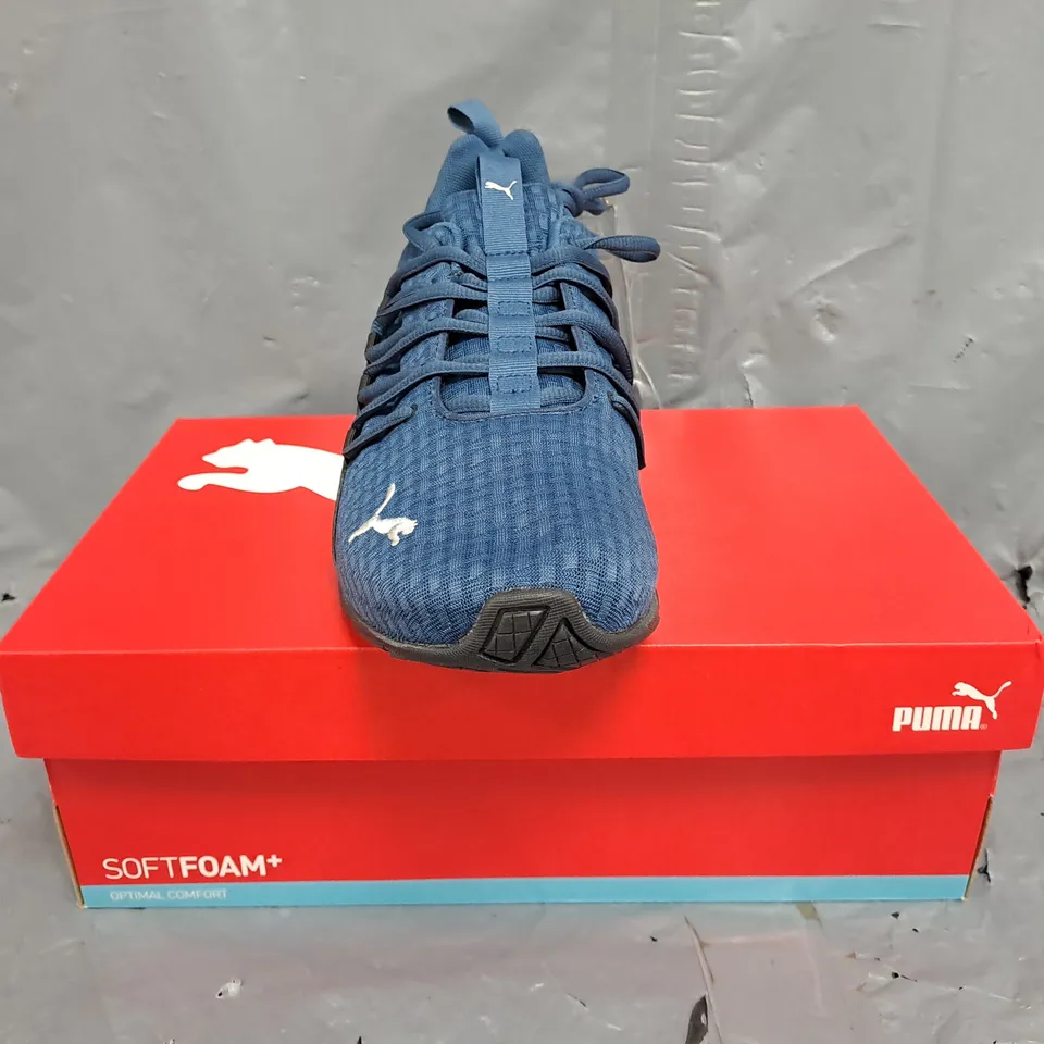 BOXED PAIR OF PUMA SOFTFOAM+ AXELION BLOCK SHOES IN NAVY SIZE UK 8