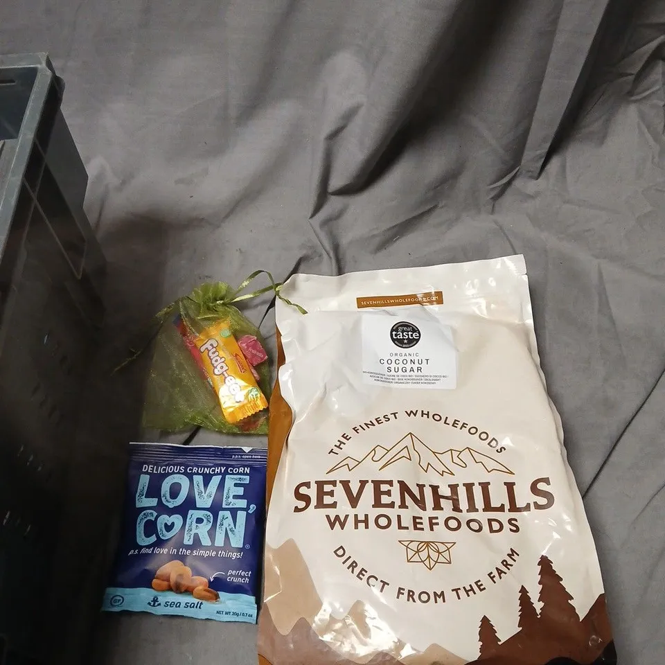 APPROXIMATELY 20 ITEMS OF LOVE CORN CRUNCHY CORN SNACKS – SEA SALT (MULTI-PACK) WITH SEVENHILLS COCONUT SUGAR – FOOD & PANTRY LOT