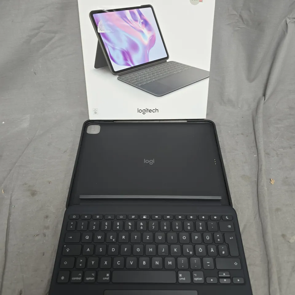 LOGITECH COMBO TOUCH IPAD PRO 13" KEYBOARD (GERMAN LAYOUT)