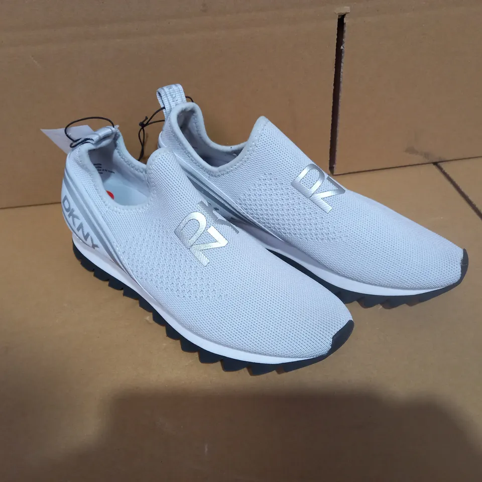 PAIR OF SIZE 5/5 GREY DKNY TRAINERS 