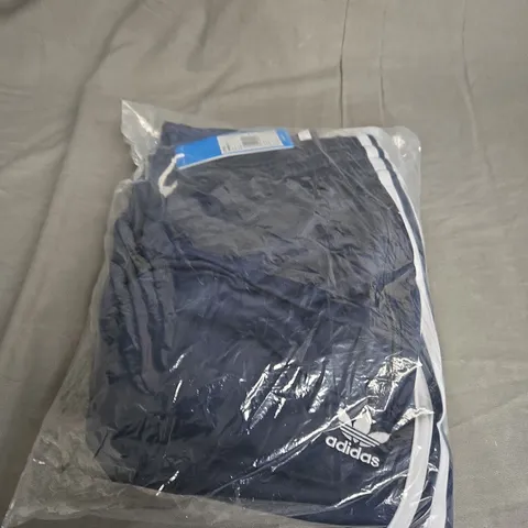 BAGGED ADIDAS FIREBIRD TRACKPANTS IN NAVY SIZE M