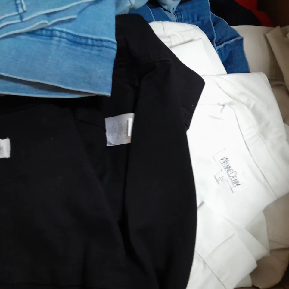 BOX OF APPROXIMATELY 10 ASSORTED CLOTHING AND FASHION ITEMS IN VARIOUS STYLES, COLOURS, AND SIZES - COLLECTION ONLY