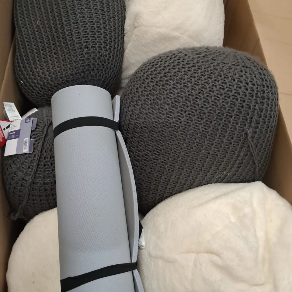 PALLET OF HOME FABRIC ITEMS TO INCLUDE LIVARNO POUFFES