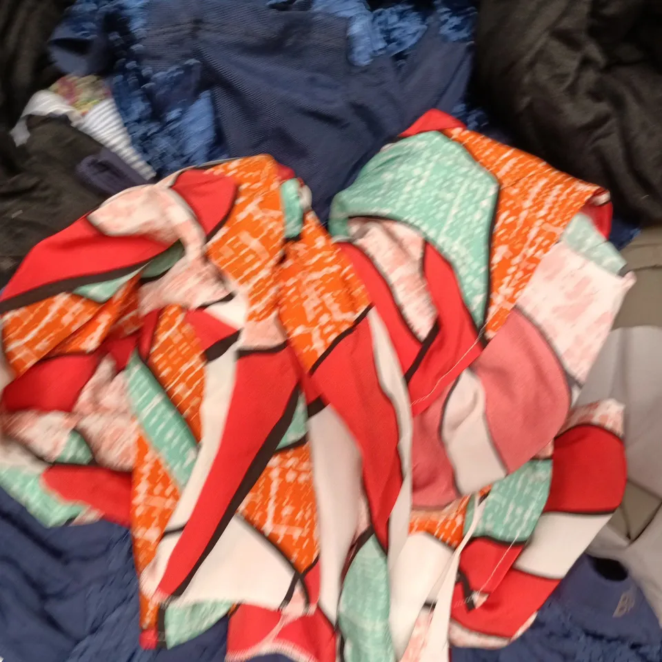 APPROXIMATELY 20 ASSORTED CLOTHING AND FASHION PRODUCTS IN VARIOUS STYLES AND SIZES - COLLECTION ONLY