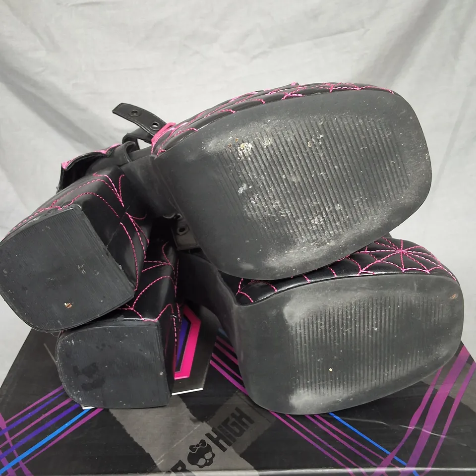 BOXED KOI HAUNT COUTURE PADDED CHUNKY HEELS IN BLACK - UK 5