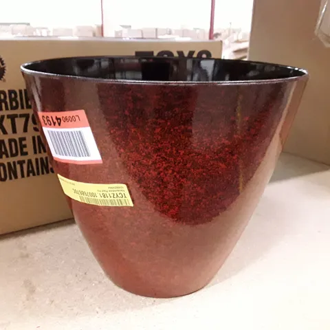 30CM ALEXAUNDREA FUSION PLANTER IN CHERRY RED