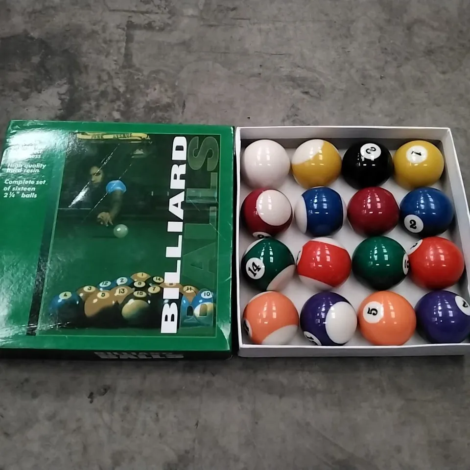 BOXED SET OF 16 HIGH QUALITY HARD RESIN BILLIARDS BALLS 