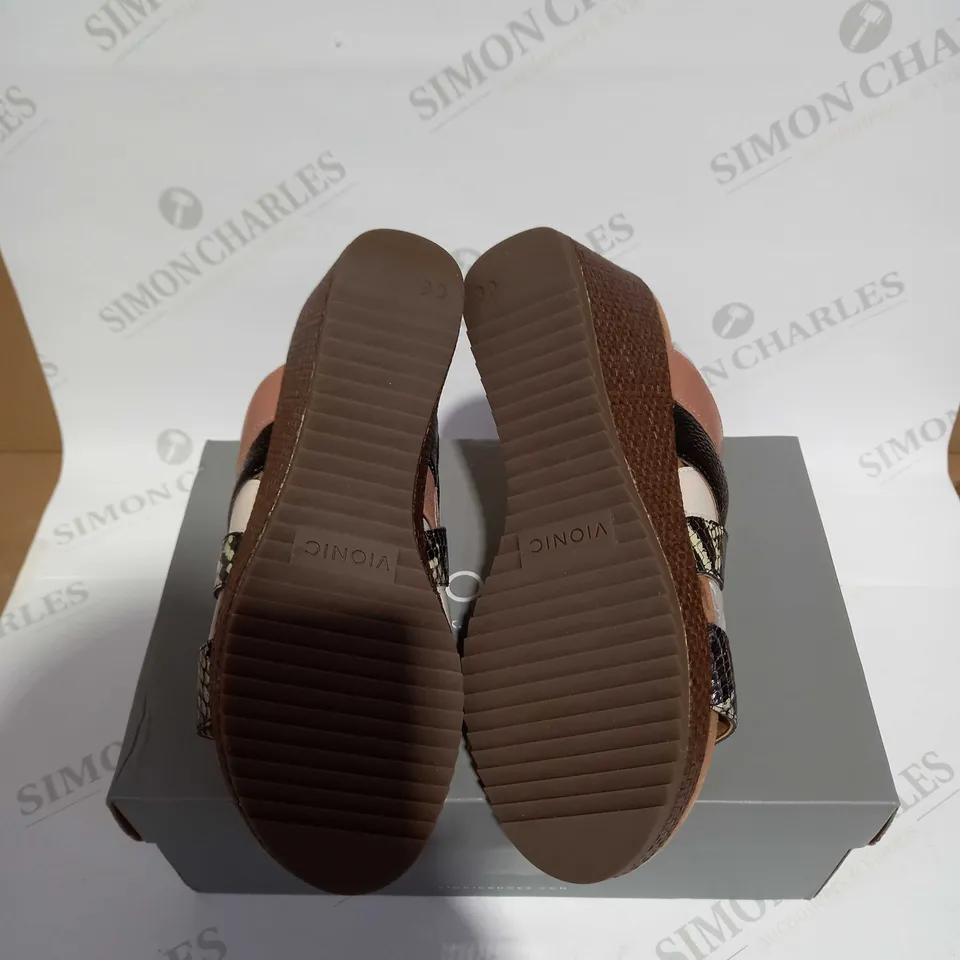 VIONIC HOOLA TAN SANDAL - SIZE 6 