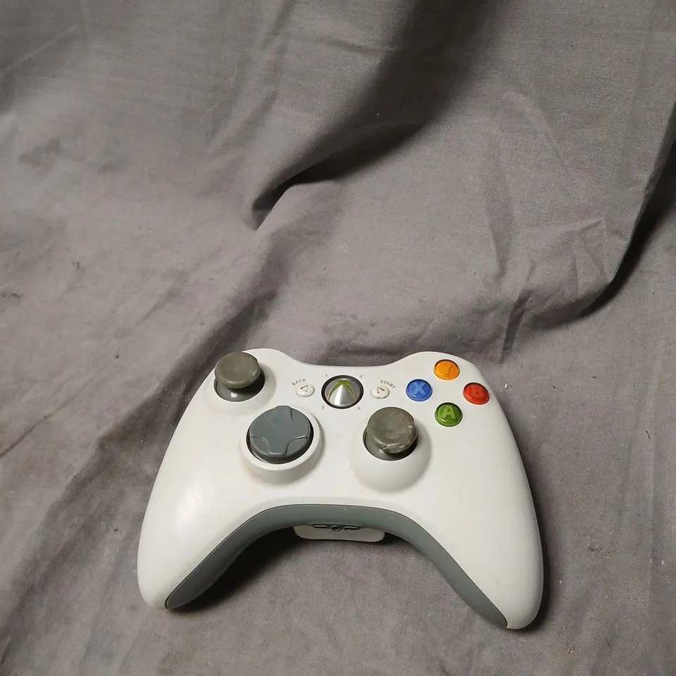XBOX 360 CONTROLLER – WHITE