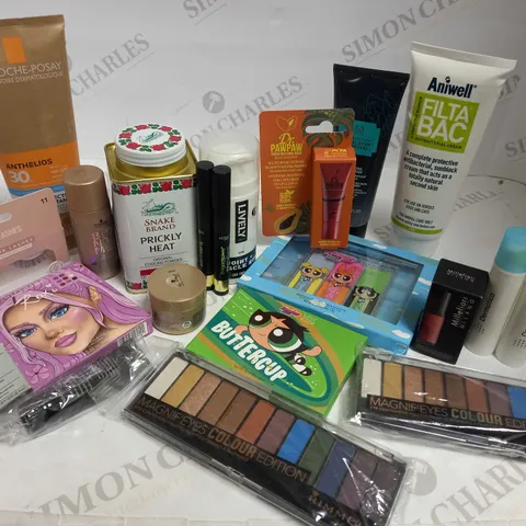 ASSORTED COSMETICS AND SKINCARE APPROX. 30 ITEMS