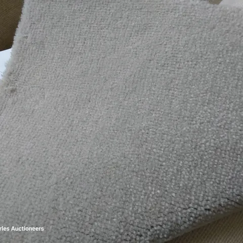 ROLL OF QUALITY WESSEX VELVET BEIGE CARPET APPROXIMATELY 5M Γ 2.7M