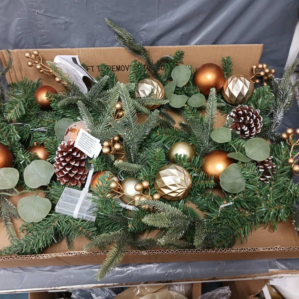 9FT COPPER AND GOLD PRE-LIT GARLAND  RRP £45.99