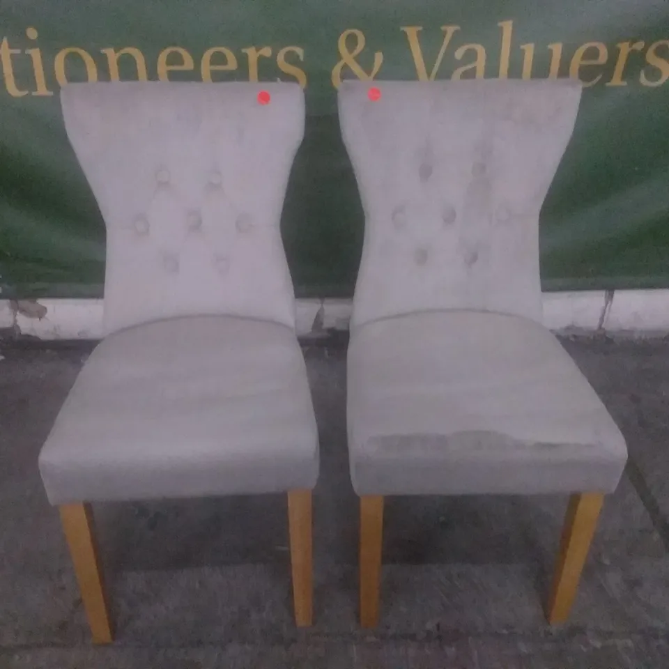 SET OF 2 DESIGNER BEWLEY UPHOLSTERED DINING CHAIRS MINK VELVET FABRIC WITH OAK LEGS