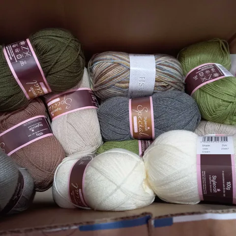 10 X BALLS OF STYLECRAFT SPECIAL DOUBLE KNIT YARN