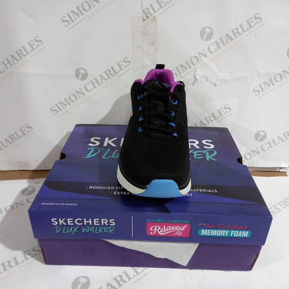 BOXED PAIR OF SKECHERS D'LUX WALKER SHOES BLACK/PURPLE UK SIZE 6