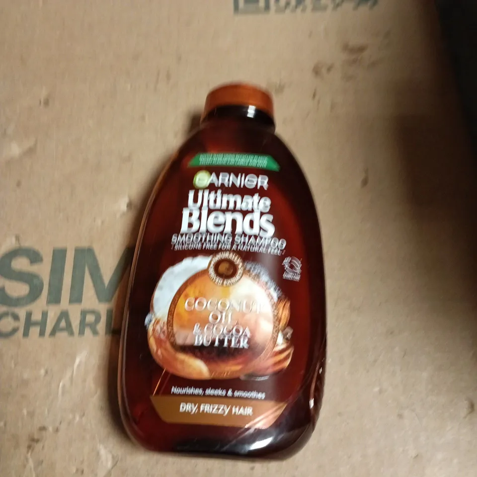 APPROXIMATELY 20 ASSORTED COSMETIC ITEMS INCLUDING CORSODYL MOUTH WASH , HEAD & SHOULDERS SHAMPOO AND GARNIER SHAMPOO