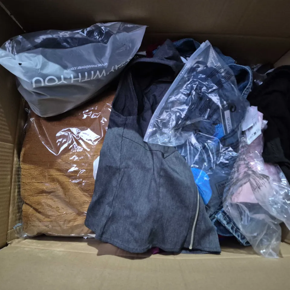 APPROXIMATELY 35 ASSORTED CLOTHING ITEMS IN VARIOUS SIZES, STYLES & COLOURS TO INCLUDE BRANDS SUCH AS BERSHKA, SHEIN, REBELLIOUS, ETC - COLLECTION ONLY