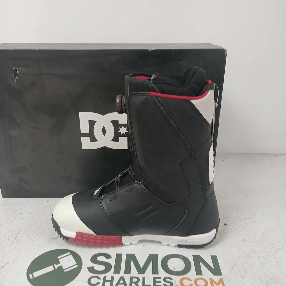 DC MEN'S SNOWBOARD BOOTS – CONTROL, UK 12 / US 13, BLACK