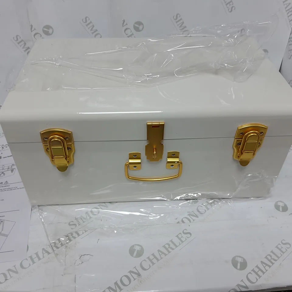 BUNDLE BERRY AMANDA HOLDEN SET OF 2 TRUNKS