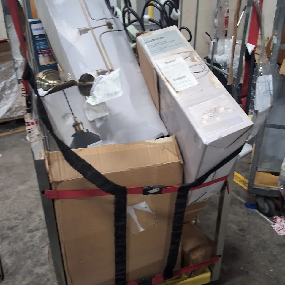 CAGE OF ASSORTED LIGHTING PRODUCTS TO INCLUDE;BAR CEILING LIGHT,GLASS JEWELLED FLUSH FITTING,LED CEILING LIGHT