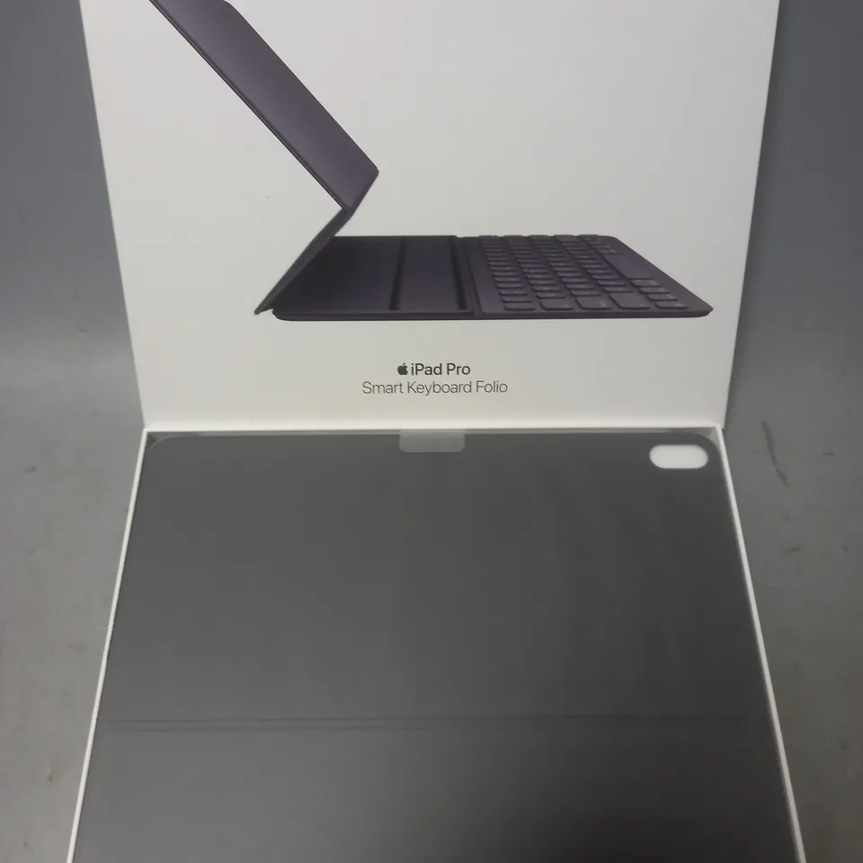 BOXED IPAD PRO 12.9" SMART KEYBOARD FOLIO - A2039