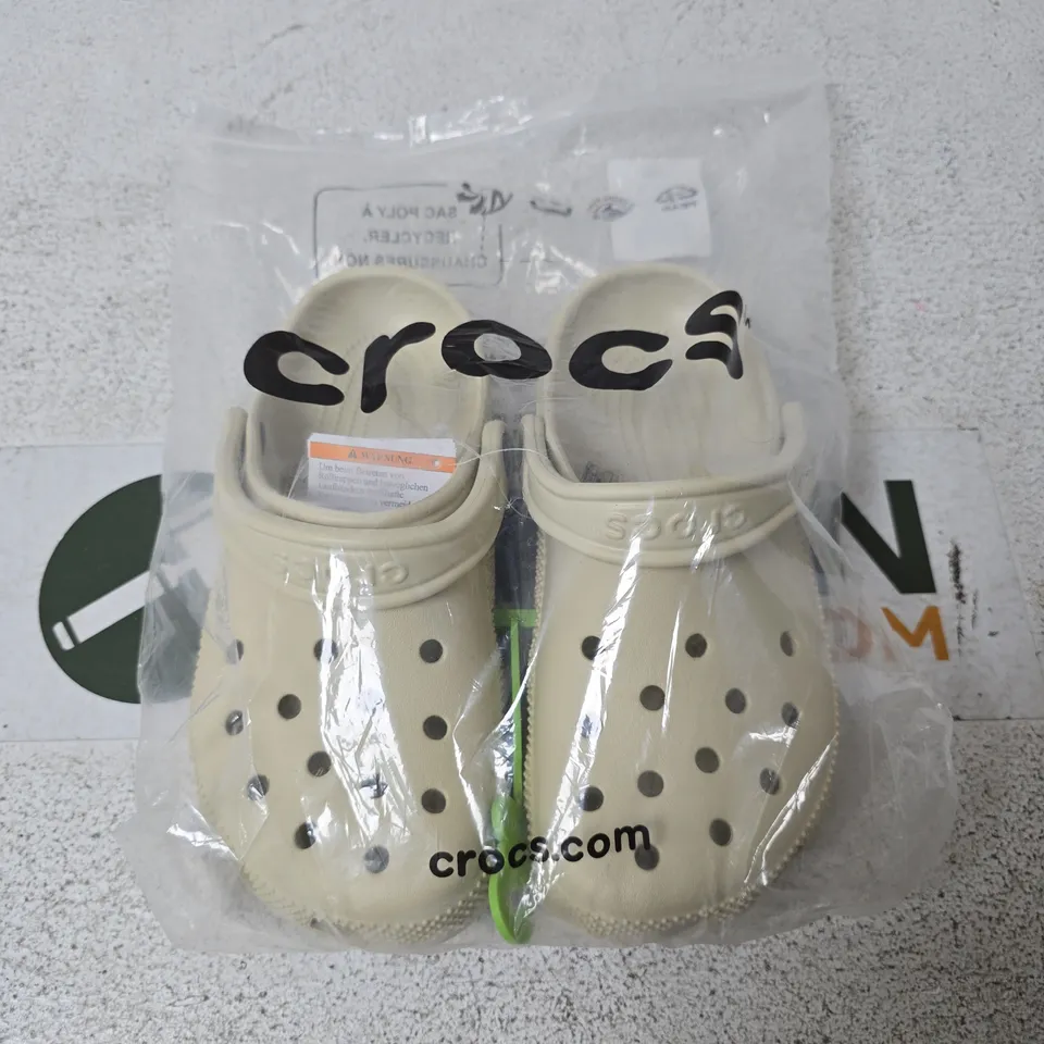 CROCS CLASSIC CLOG - UNISEX, BEIGE, UK SIZE W4 X M6