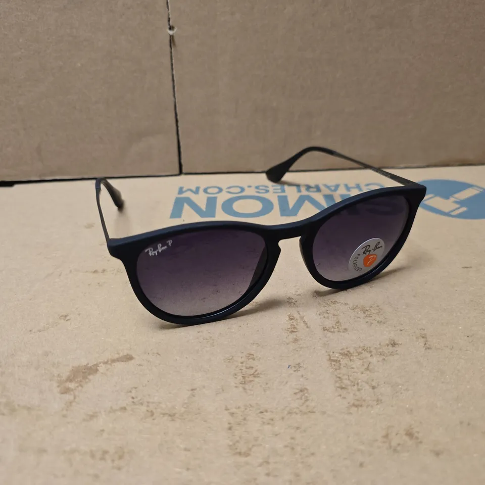 BOXED RAYBAN ERIKA CLASSIC SUNGLASSES IN BLACK