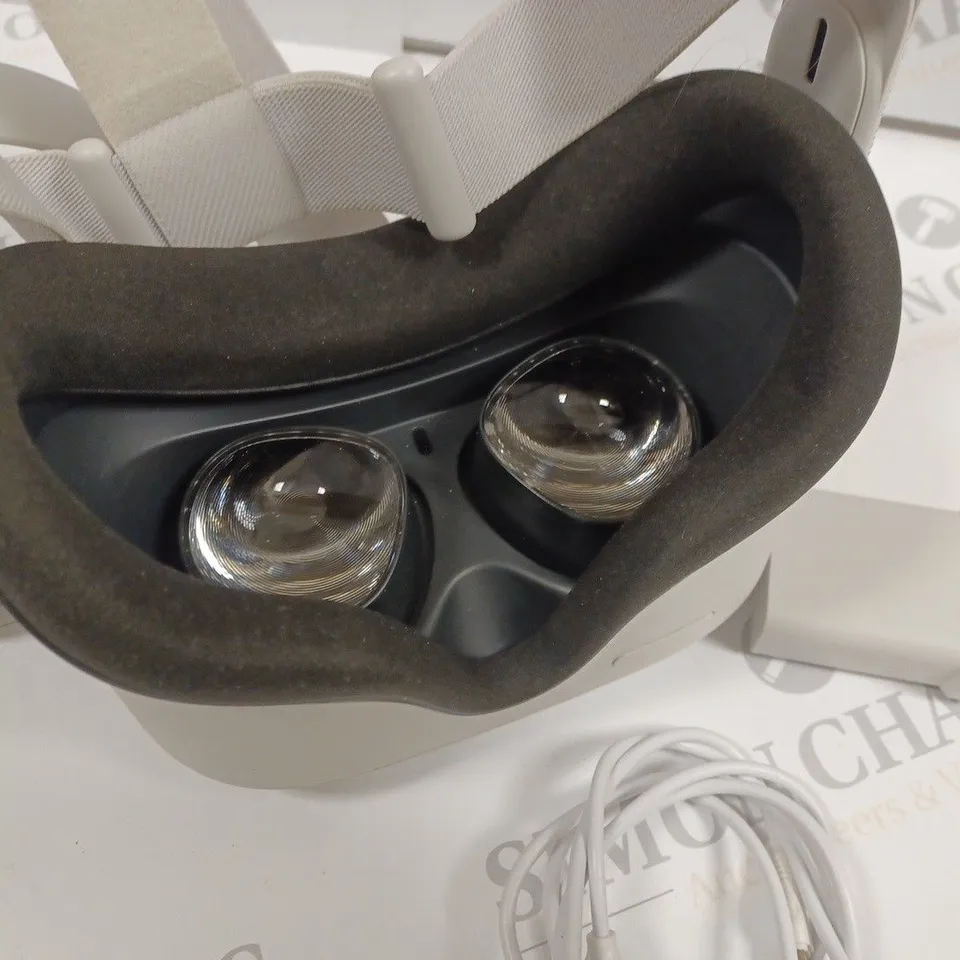 META QUEST 2 VR HEADSET - WHITE 