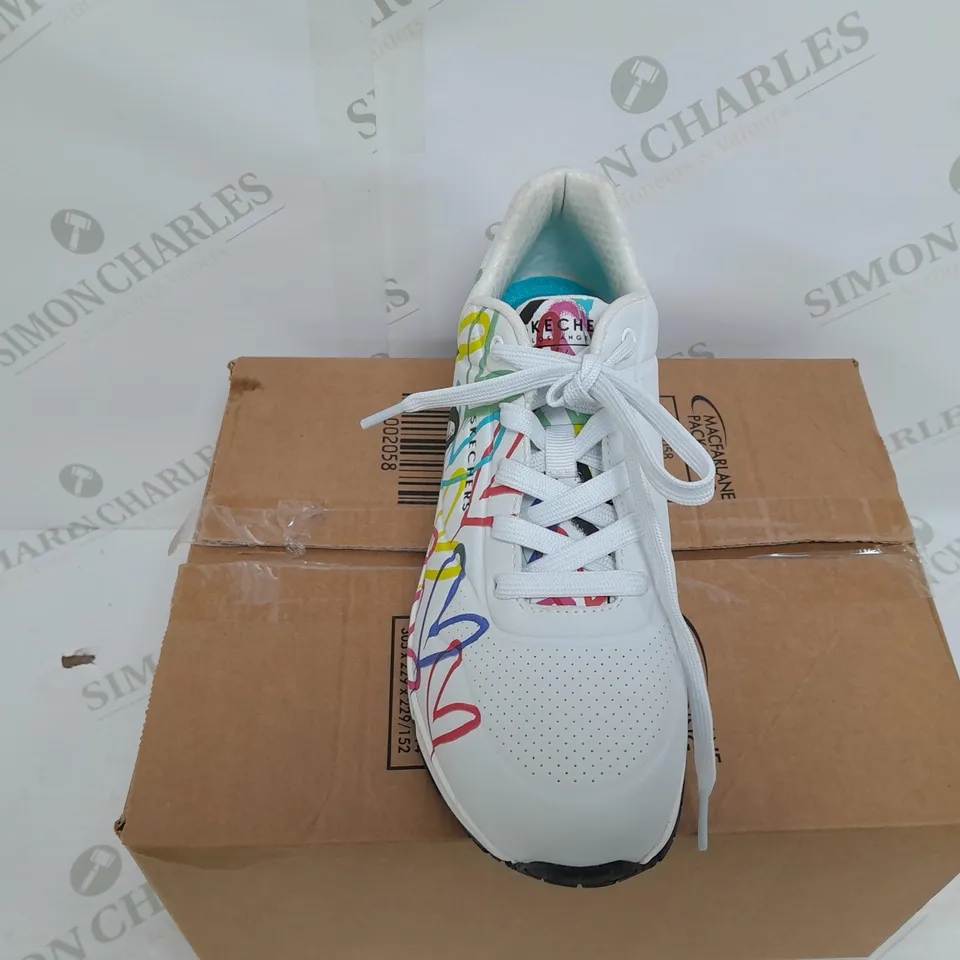 SKECHERS CUSTOMIZED TRAINERS LOVE HEART DESIGN 