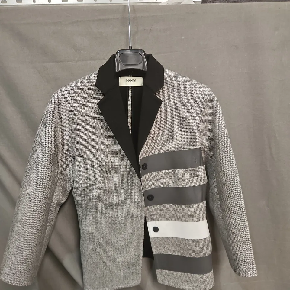 FENDI GREY TWEED BLAZER WITH BLACK LAPELS SIZE 40
