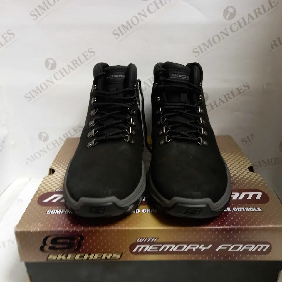 SKECHERS GOODYEAR LACE UP TRAINERS UK SIZE 11