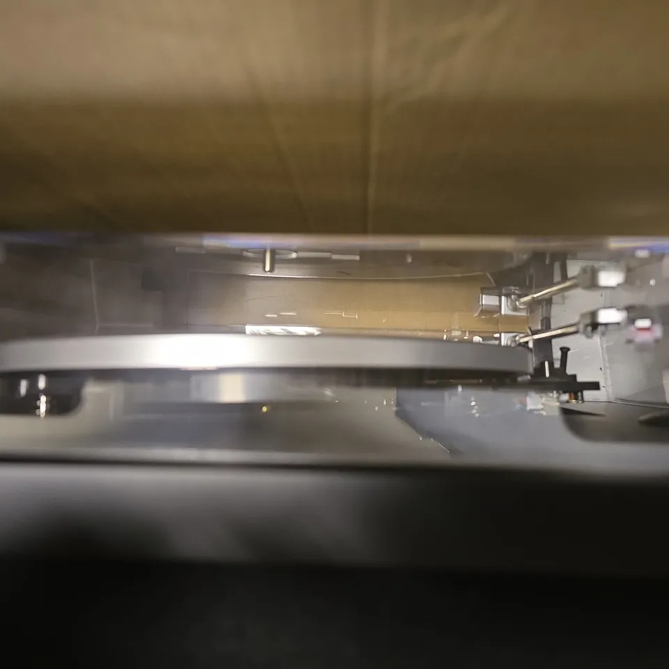BOXED LENCO TURNTABLE WITH BLUETOOTH AND BUILT IN SPEAKERS - LS-55BK