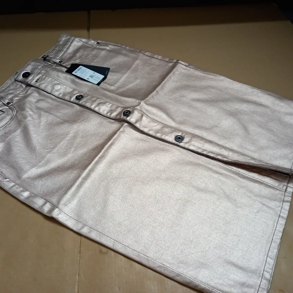 G-STAR RAW NOXTER PENCIL BUTTON SKIRT IN METALLIC GOLD - SIZE 29