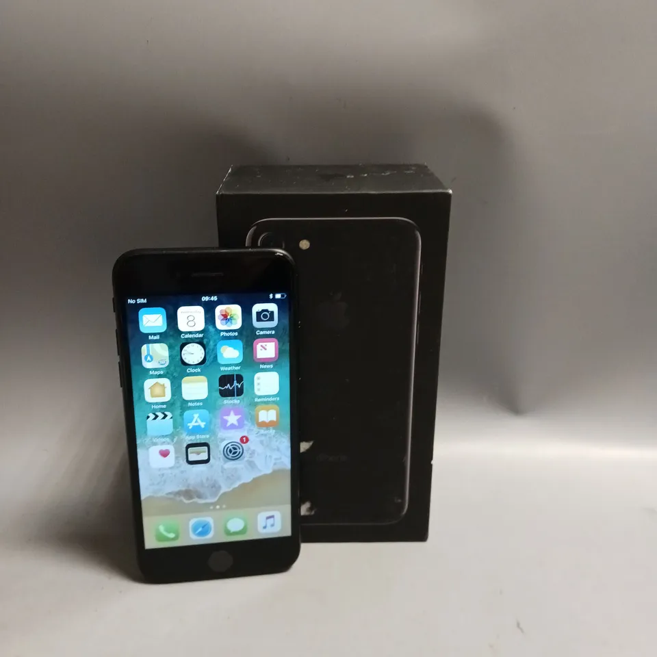 APPLE IPHONE 7 128GB MN922B/A