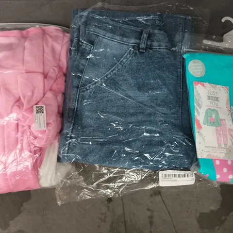 APPROXIMATELY 20 ASSORTED CLOTHING AND FASHION PRODUCTS IN VARIOUS STYLES AND SIZES - COLLECTION ONLY