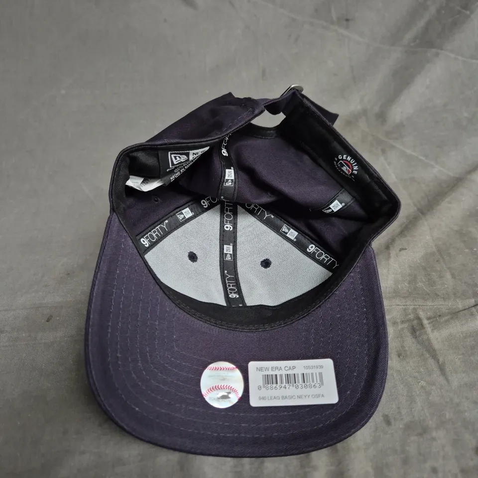 NEW ERA NY YANKEES 9FORTY CAP – DARK NAVY – ONE SIZE