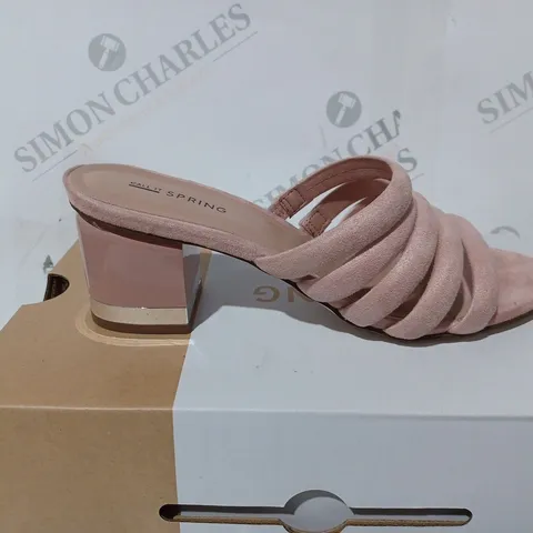 BOXED ALDO ETOCLYA SANDAL - SIZE 5