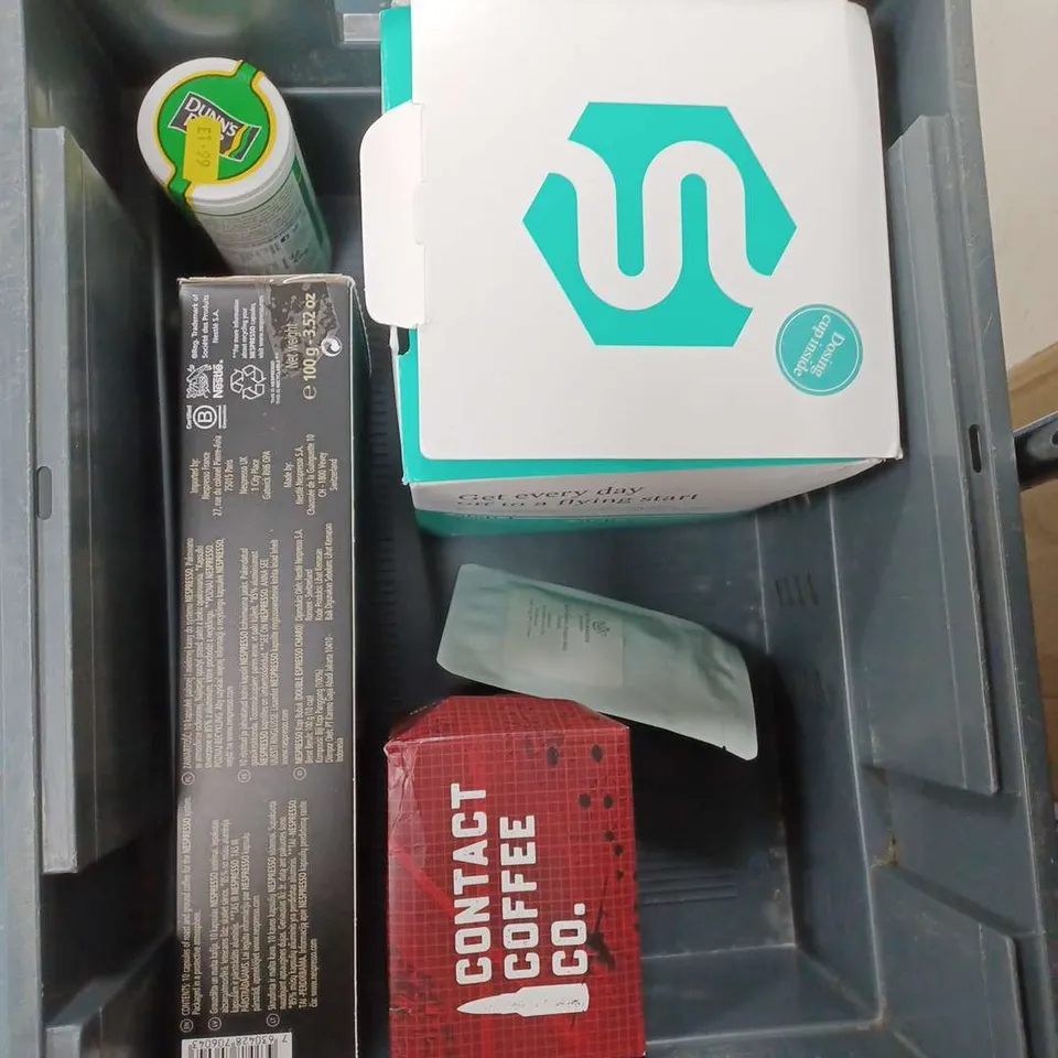 LOT OF APPROXIMATELY 15 FOOD AND DRINK ITEMS TO INCLUDE COFFEE BEANS, CHOCOLATE AND LOOSE TEA