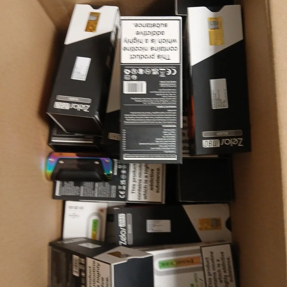 APPROXIMATELY 15 ASSORTED E-CIG PRODUCTS AND ACCESSORIES TO INCLUDE INNOKIN, VOOPOO, ASPIRE ETC 