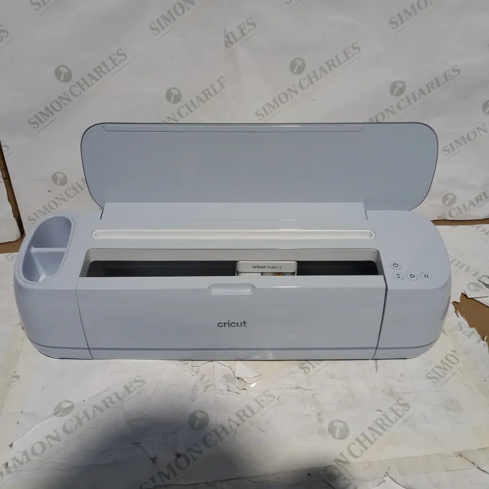 CRICUT MAKER 3 