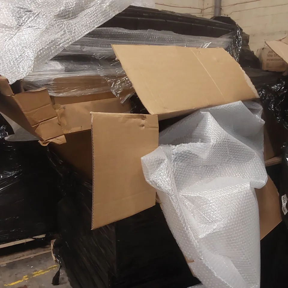 PALLET CONTAINING A LARGE QUANTITY OF ASSORTED CAR PARTS ECT INCLUDING: VEHICLE STEP, FRONT BUMPER CENTRE ECT