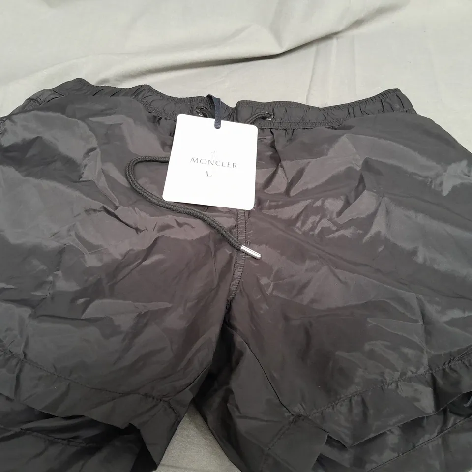 MONCLER BLACK SHORTS - LARGE