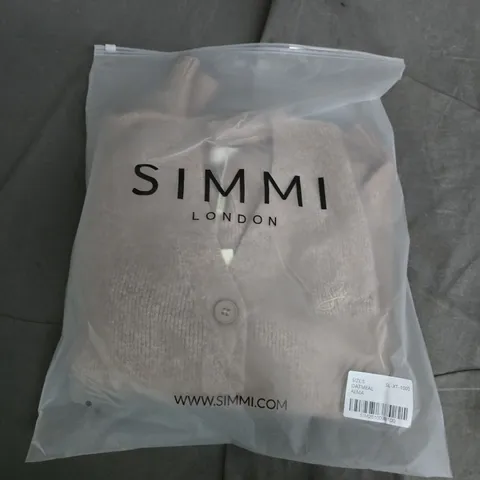 BAGGED SIMMI LONDON ALMA SOFT TOUCH CARDIGAN IN OATMEAL - SMALL