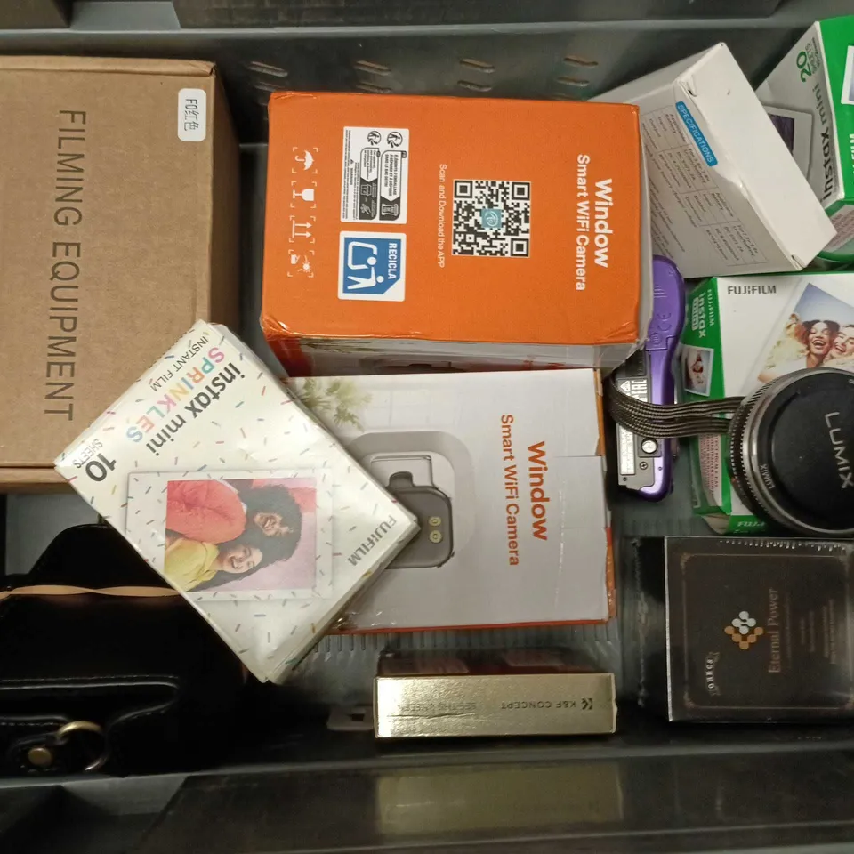 APPROXIMATELY 12 ASSORTED CAMERAS/CAMERA ACCESSORIES TO INCLUDE WIFI CAMERA, NIKON COOLPIX, FUJIFILM INSTANT FILM, ETC
