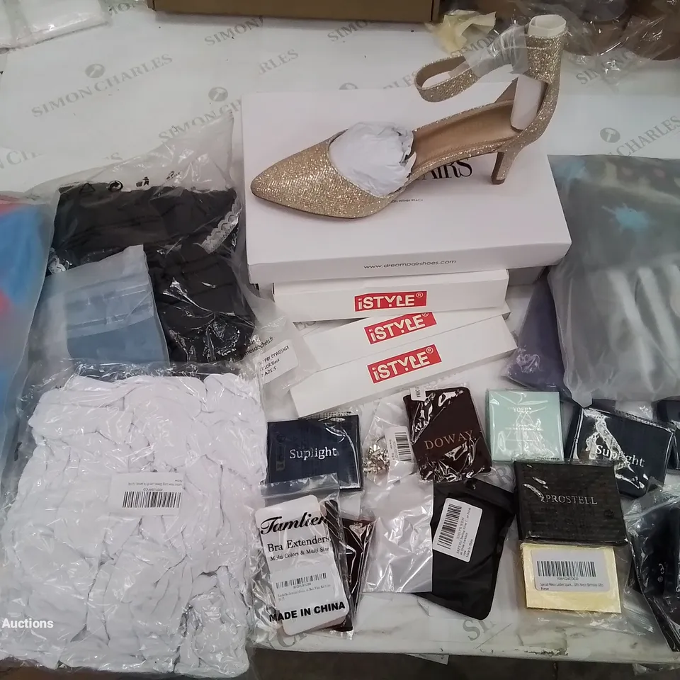 BOX CONTAINING MIXED FASHION ITEMS, CLOTHING, SILVER PLATE AND COSTUME JEWELLERY ETC