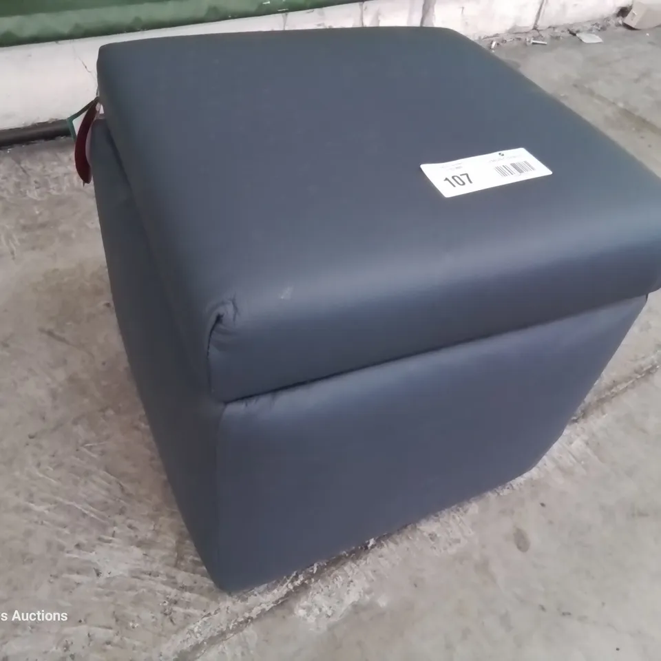 QUALITY BRITISH DESIGNER & MANUFACTURED G PLAN SPENCER STORAGE FOOTSTOOL CAMBRIDGE NAVY LEATHER 
