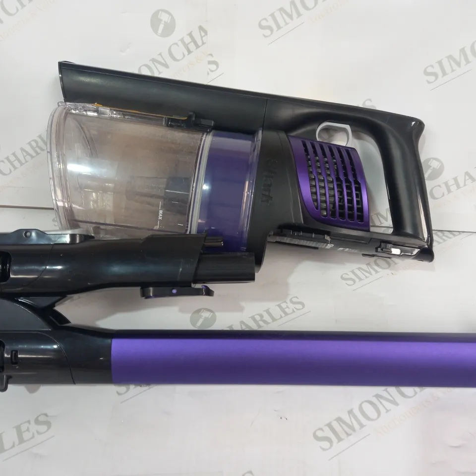 SHARK ANTI HAIR WRAP CORDLESS PET VACUUM CLEANER IZ202UKT