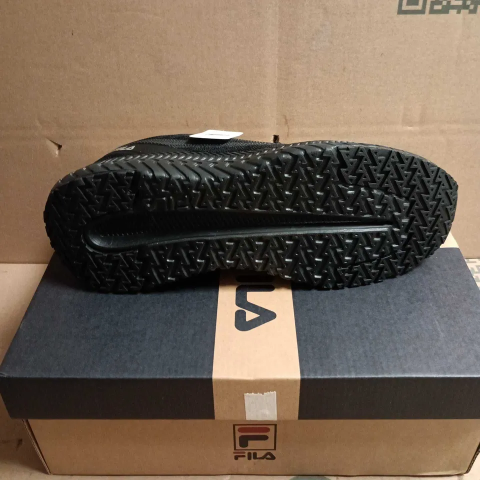 BOXED PAIR OF FILA MEN'S BLACK TRAINERS - UK 8 