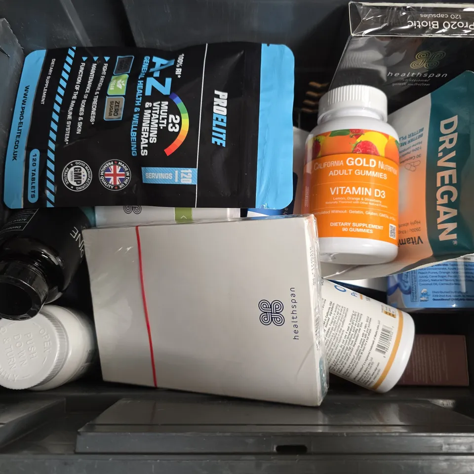 APPROXIMATELY 15 ASSORTED VITAMIN/HEALTH AID PRODUCTS TO INCLUDE HEALTHSPAN HIGH STRENGTH OMEGA 3, LIFE EXTENSION MEGA VITAMIN K2, VITAMIN D3 GUMMIES, ETC - COLLECTION ONLY