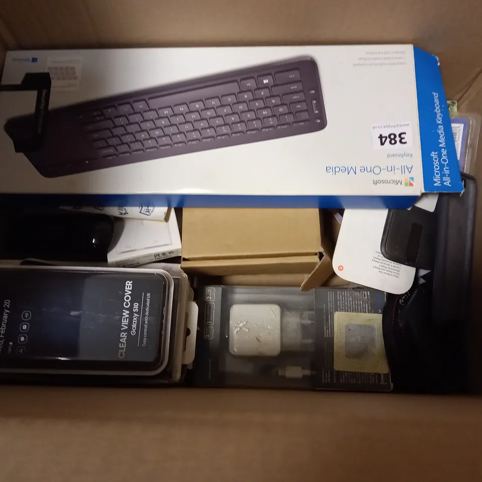 LOT OF ASSORTED ITEMS TO INCLUDE BELKIN HOME CHARGER, PLANTRONICS EARBUDS, LUGGAGE STRAPS AND MICROSOFT KEYBOARD